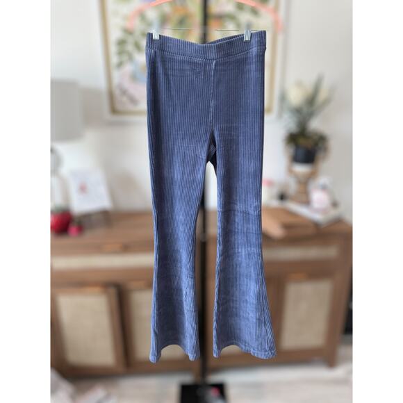 Aerie Groove-On Velour High Waisted Flare Pant Fresh Bright Womens Size Medium - Picture 4 of 8